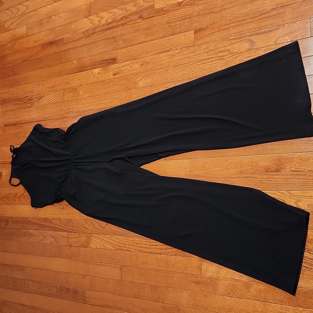 Gold Ray brand black sleeveless lightweight jumpsuit with pockets. Size S